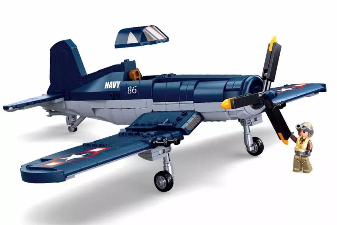 Конструктор Армия SLUBAN M38-B1109 Самолёт Чанс-Воут F4U Ко