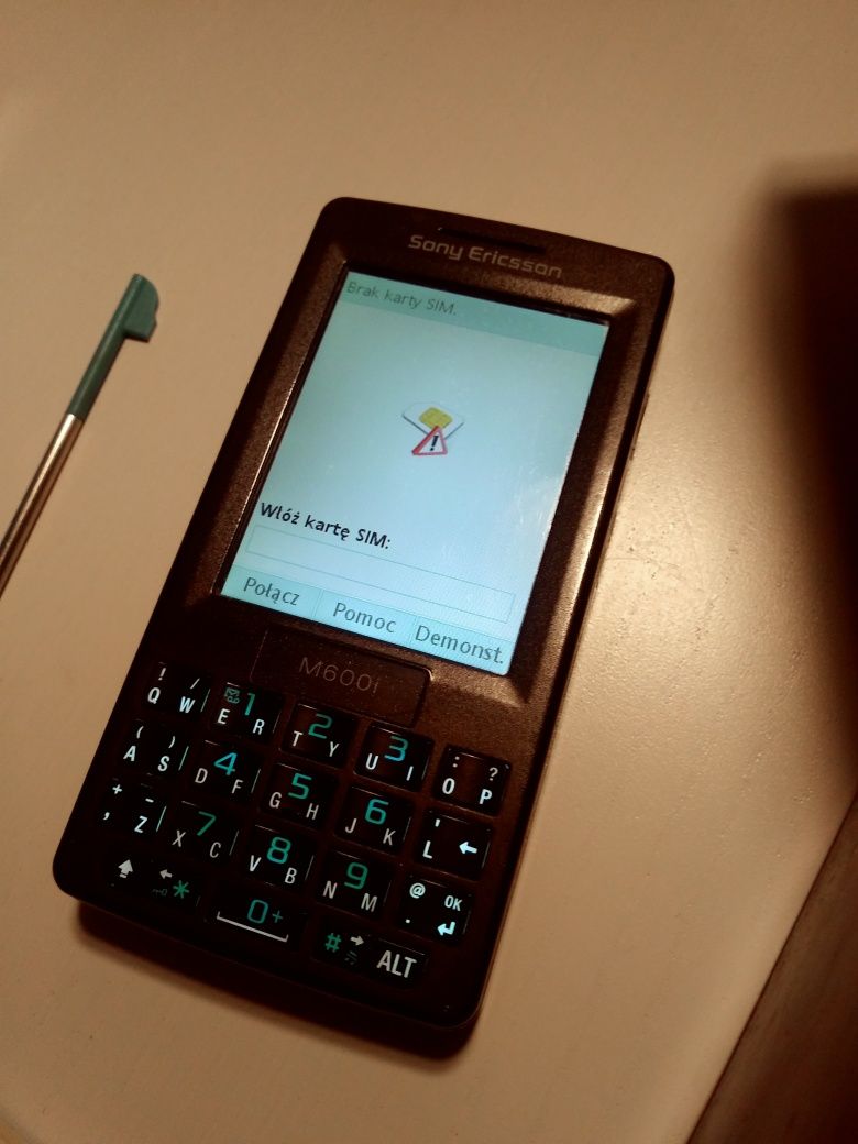 Sony Ericsson M600i + nawi