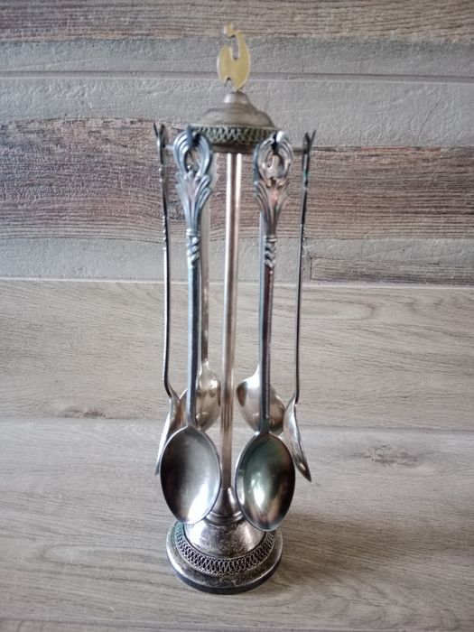 Posrebrzane srebrne łyżeczki na stojaku kogut PRL