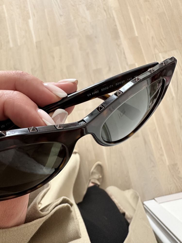 Очки Valentino