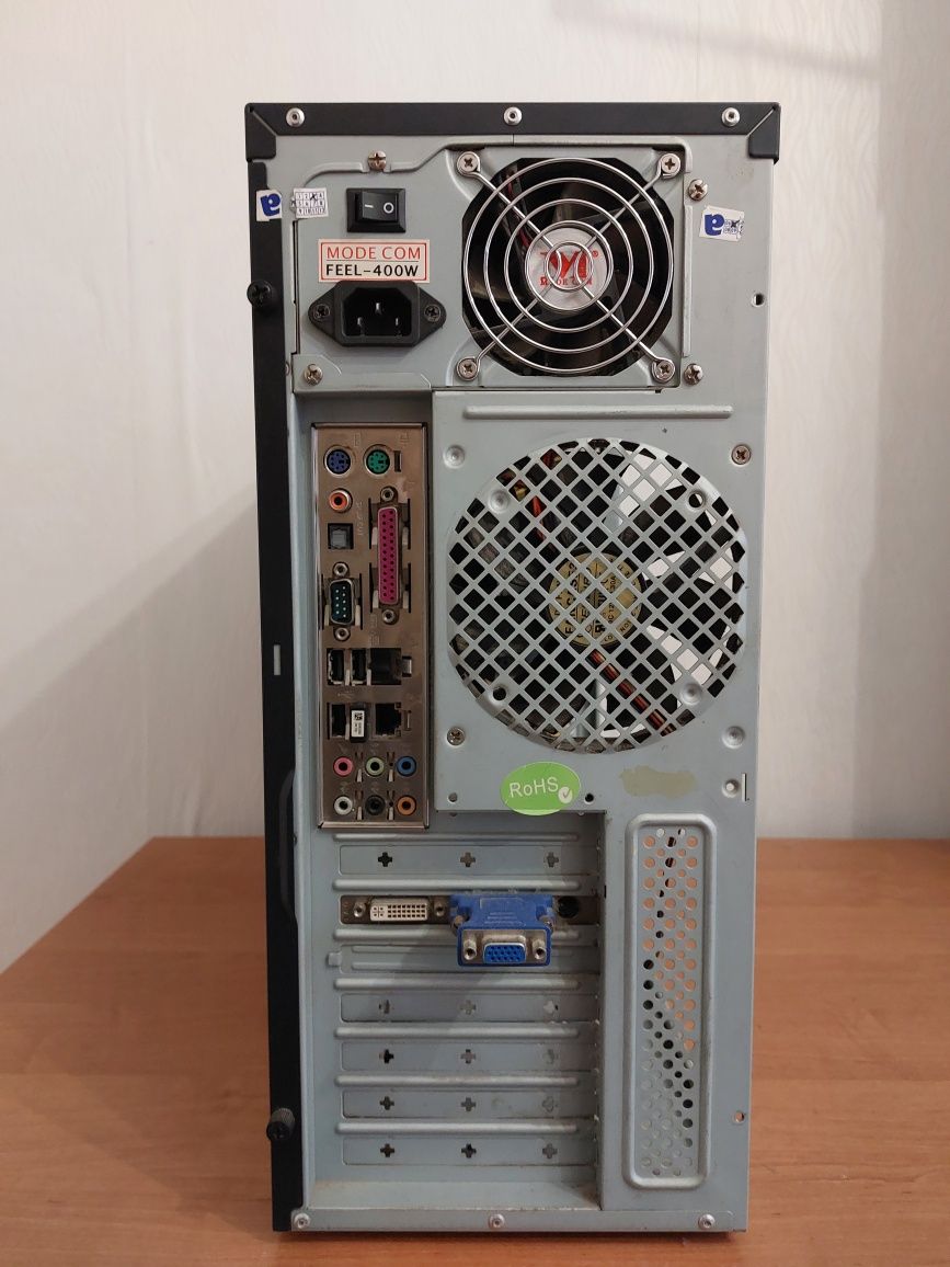 Komputer stacjonarny Intel Pentium D .