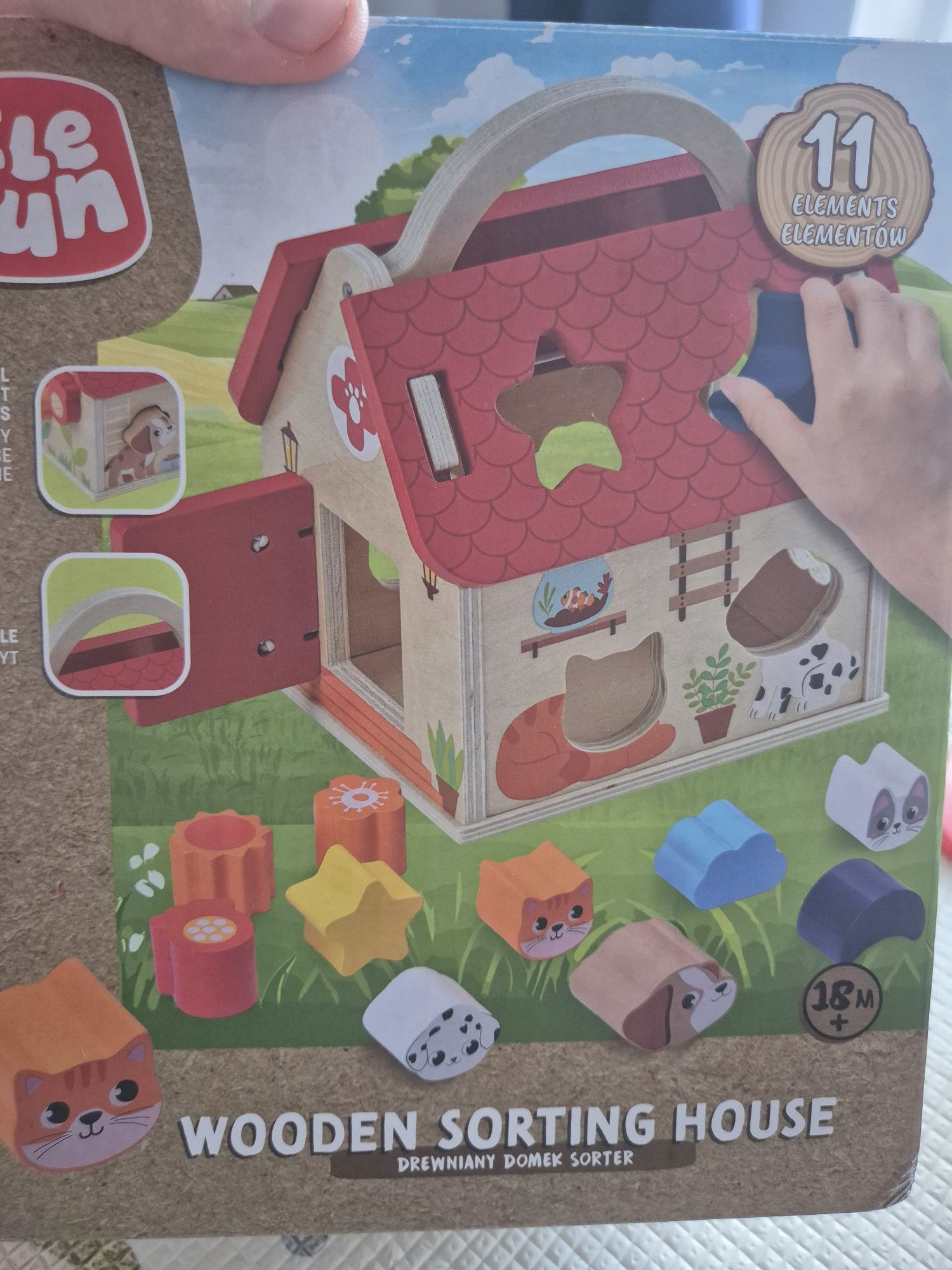 Drewniany domek sorter