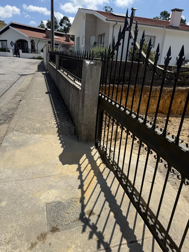 Portão de ferro maciço