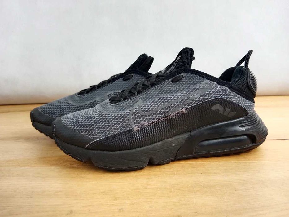 Damskie buty sportowe Nike AIR MAX 2090, rozmiar 38