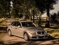 BMW E90 320i 150KM  Dwustrefowa klima, Parktronic, Navi ekran