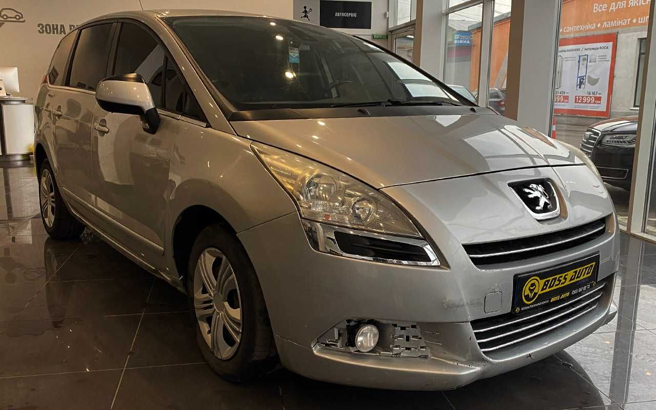 Peugeot 5008 2011