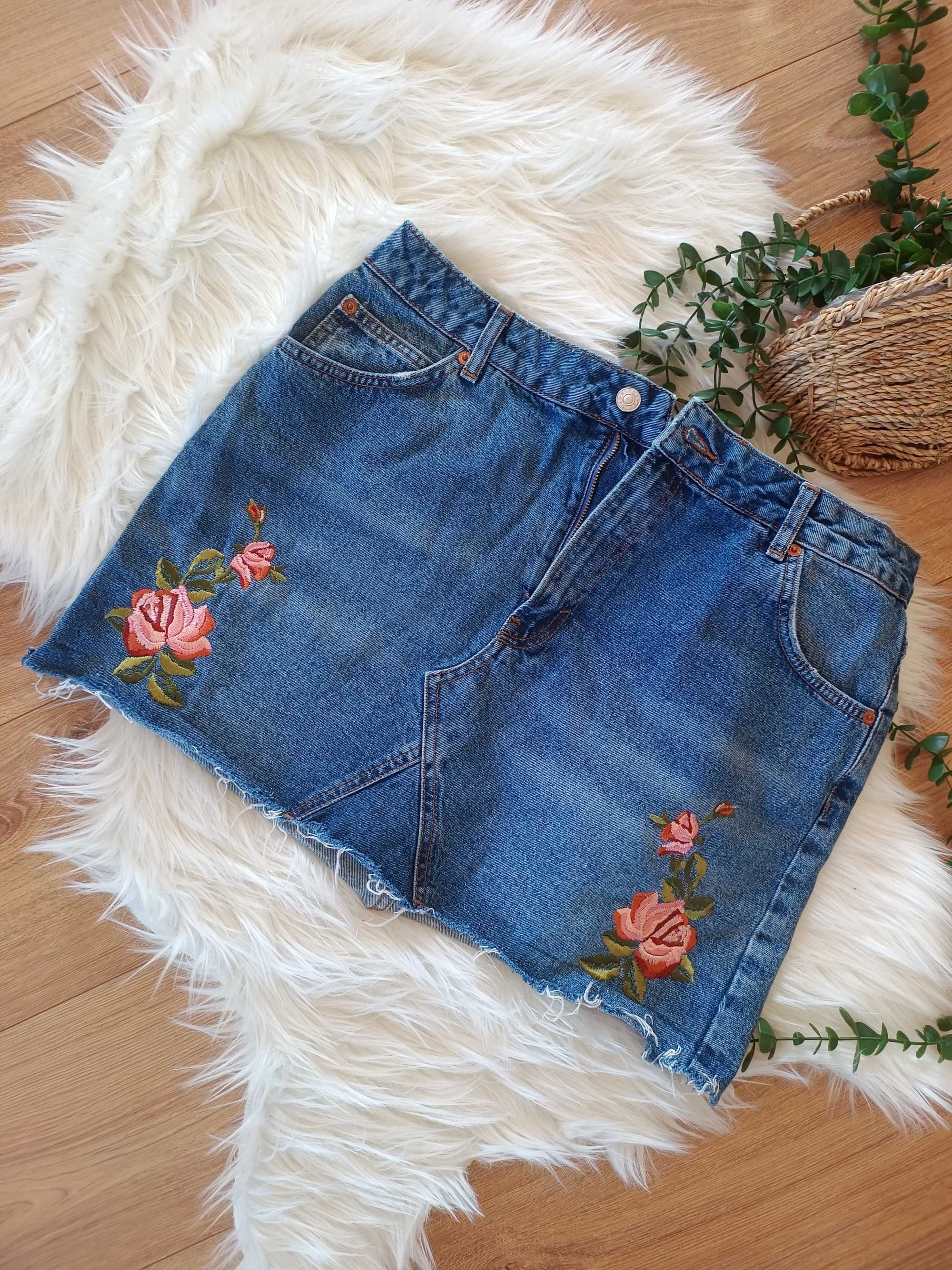 krótka letnia mini jeansowa dzinsowa spódniczka 44XXL w róże różyczki