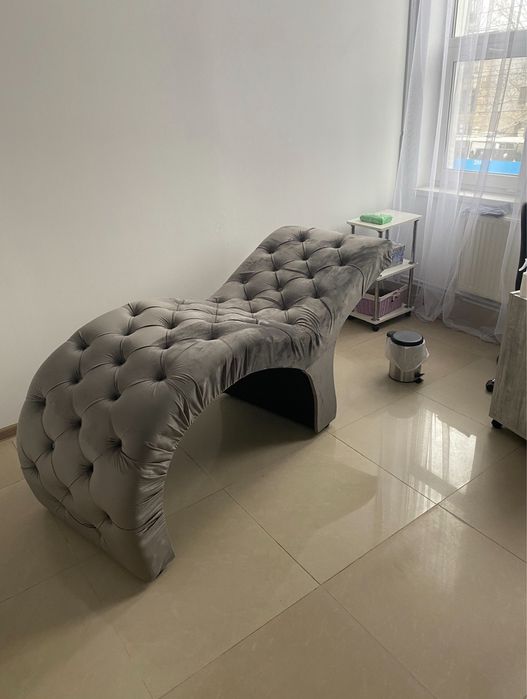 Анатомічна кушетка