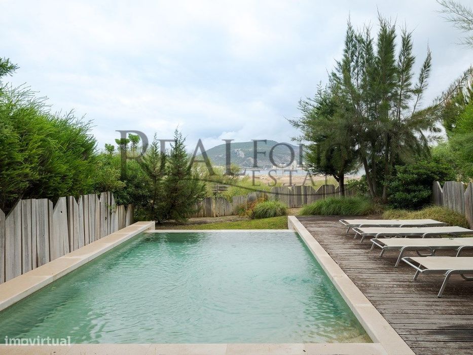 Apartamento T2+1 com piscina e jardins privativos no Tróia Resort