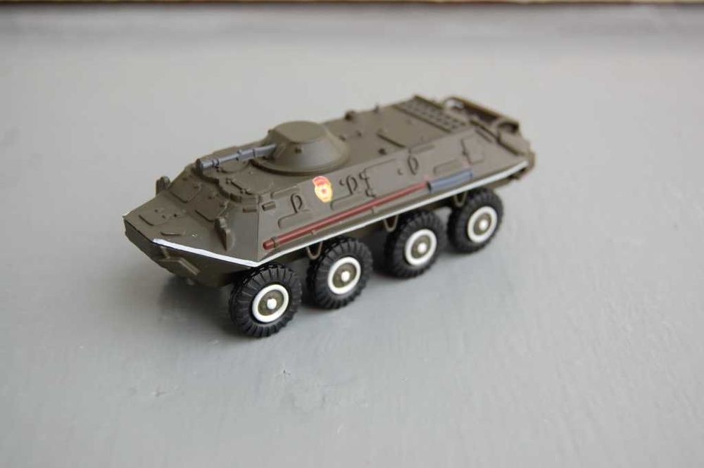Масштабные модели 1:72 – Катюша. БТР-70 гвардейский