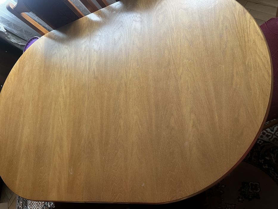 Продається стіл і 6 крісел