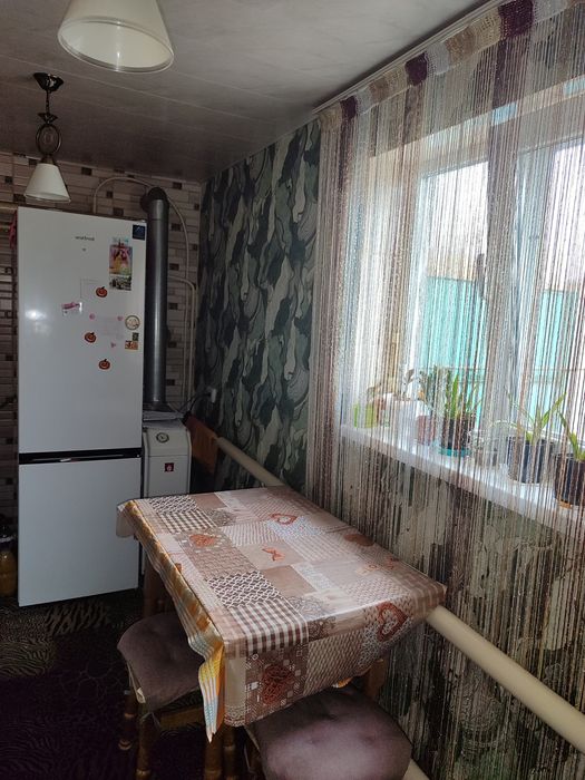 Продам добротный дом. 4 комнаты,ванная,туалет,кухня...