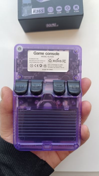 Sistema Handheld retro de Linux do consola R36S tela de um IPS de 3,5