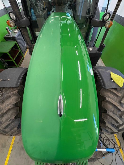 Mobilne czyszczenie kabin polerowanie lakieru ciagników John Deere itp
