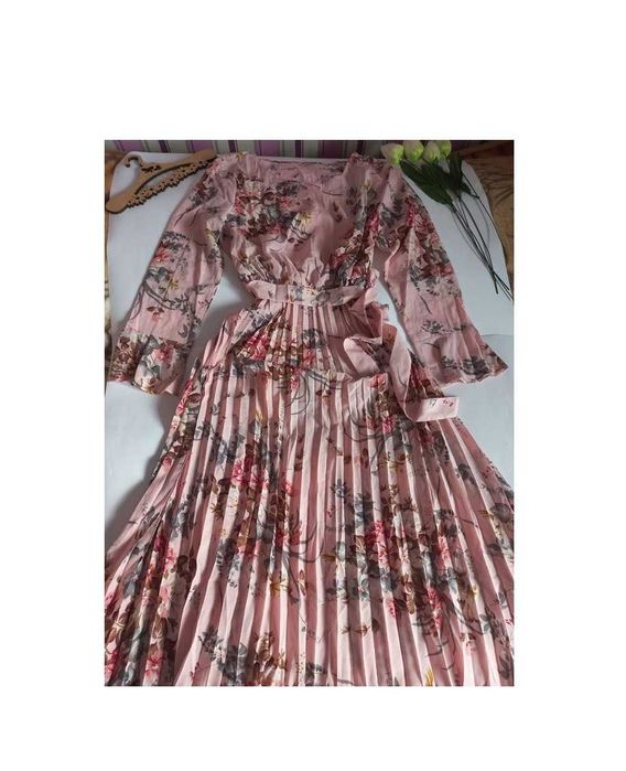 Довга рожева сукня в квіти 48 розмір