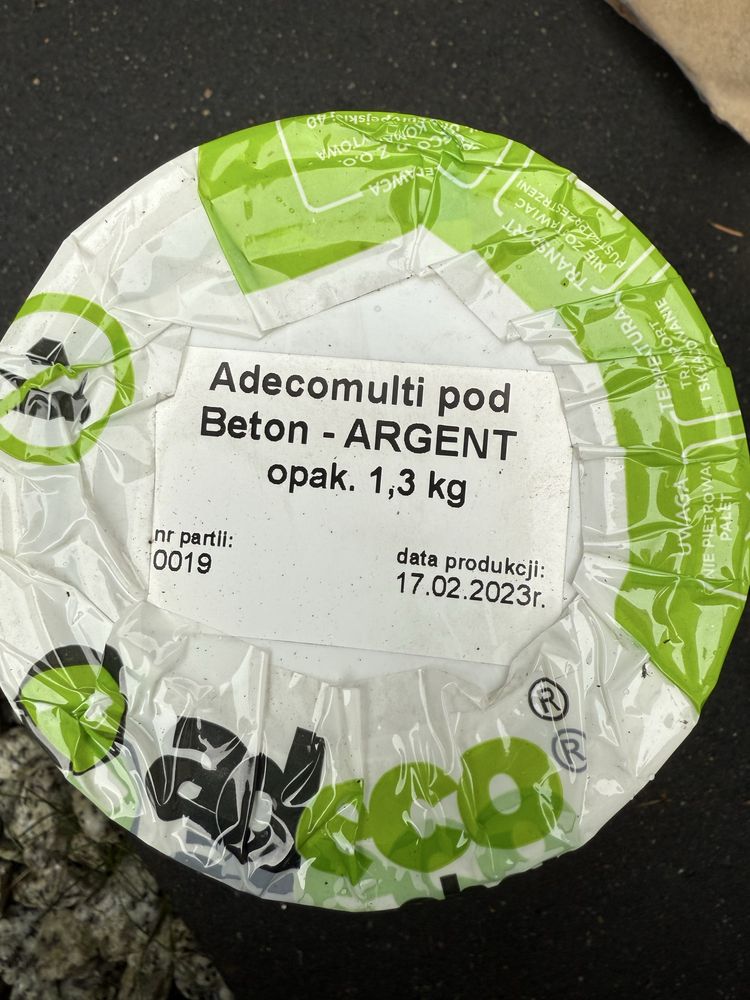 Grunt adecomulti pod tynk i beton architektiniczny
