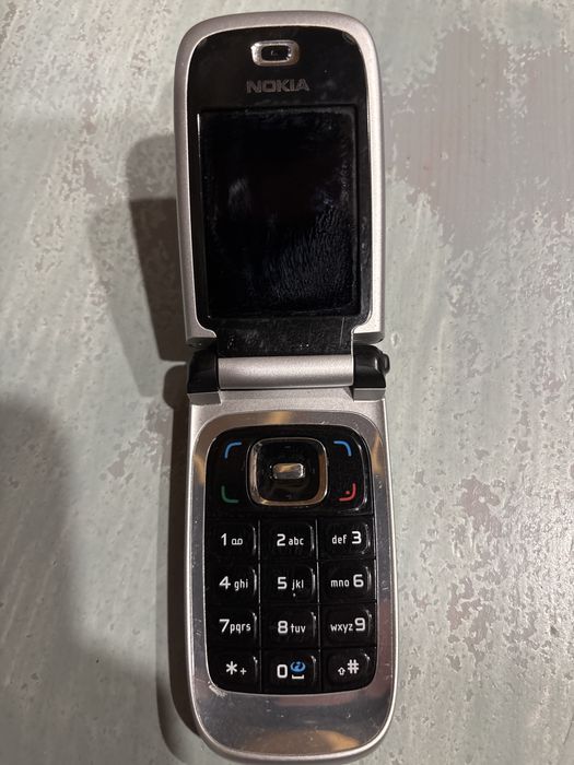 Nokia 6131 z klapką