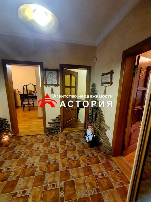 Продаж повнометражної 3-кімнатної квартири!