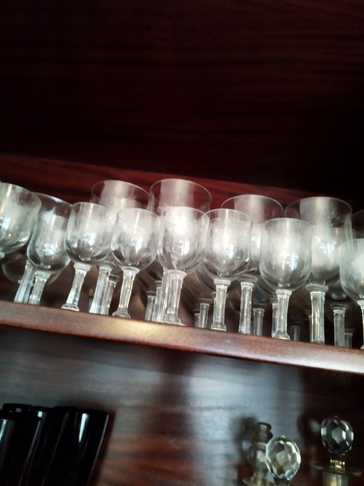 Porcelanas e cristais antigos