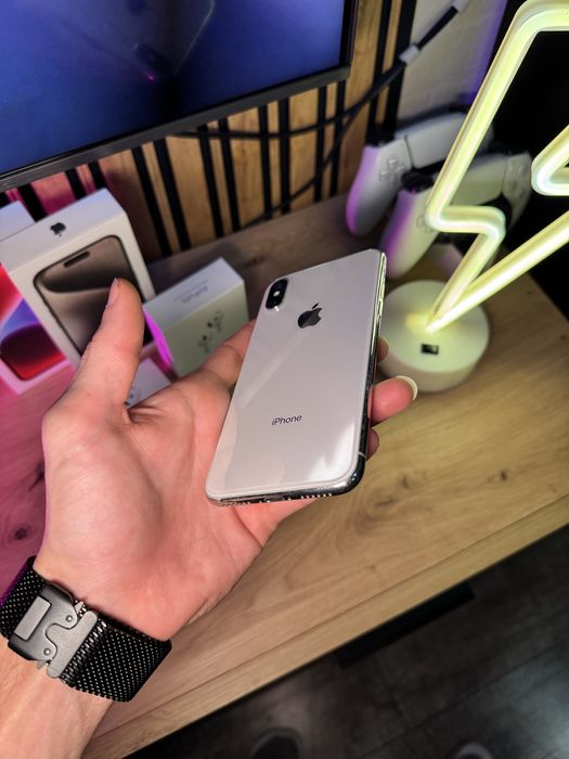 iPhone X 64 Gb + AirPods 4 у подарунок!