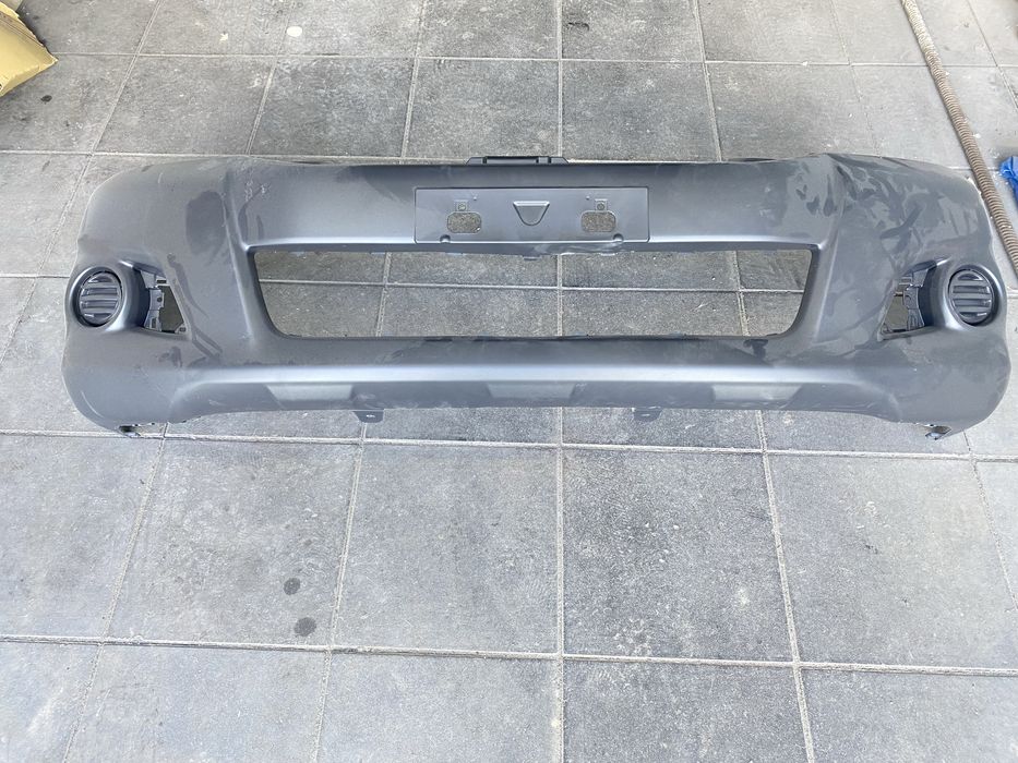 Бампер передній Тойота Хайлюкс 2011-2015