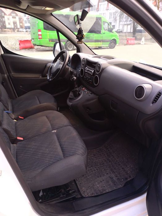 Peugeot Partner 1.6 HDI 2009 r. Trzyosobowy