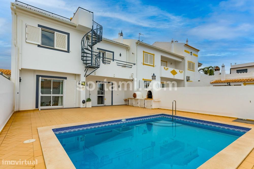 Moradia Geminada T3+1 Venda em Guia,Albufeira