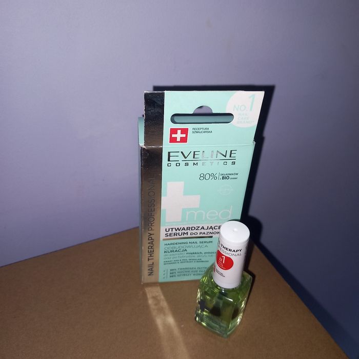 Utwardzające serum do paznokci