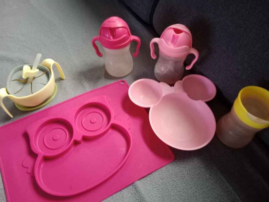 Zestaw butelek i miseczek