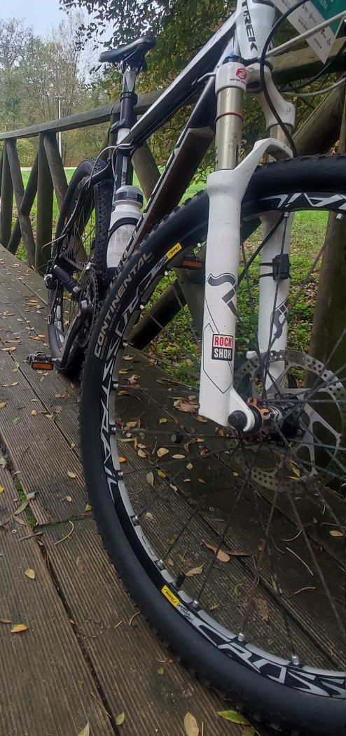 TREK bicicleta BTT equipada