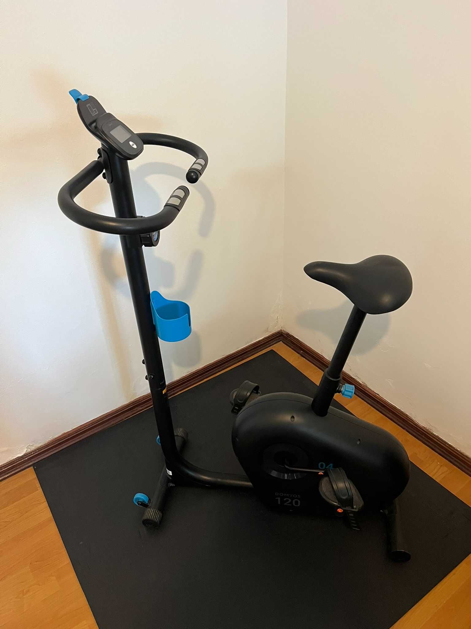 Bicicleta Estática Essencial EB 120 - DOMYOS