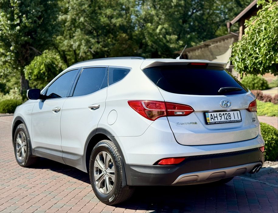 Продам Официальный Hyundai Santa Fe 4x4 2.2 DIESEL 2013 год