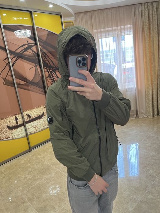 Вітровка C.P company у кольорі хакі,нова,розміри:S,M