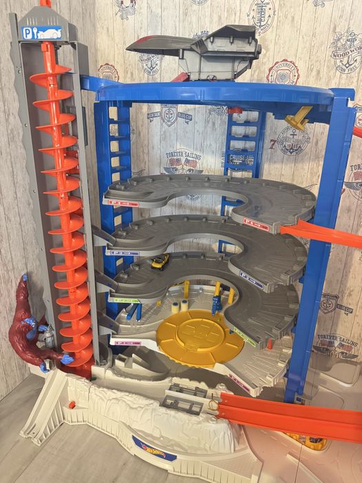 Трек Hot Wheels Гараж-гигант (FDF25), Трек мега гараж Хот виллс