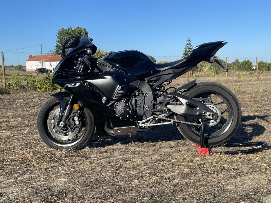 Yamaha R1 2023 - Como Nova!