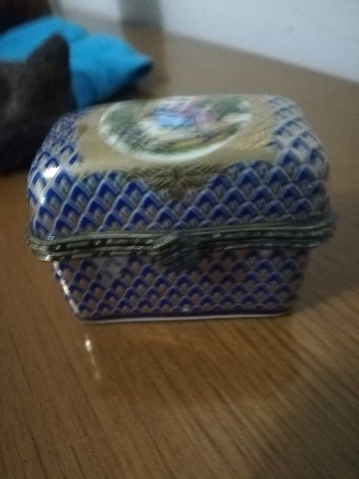 Caixa de porcelana e metal da marca NAV  PORTUGAL