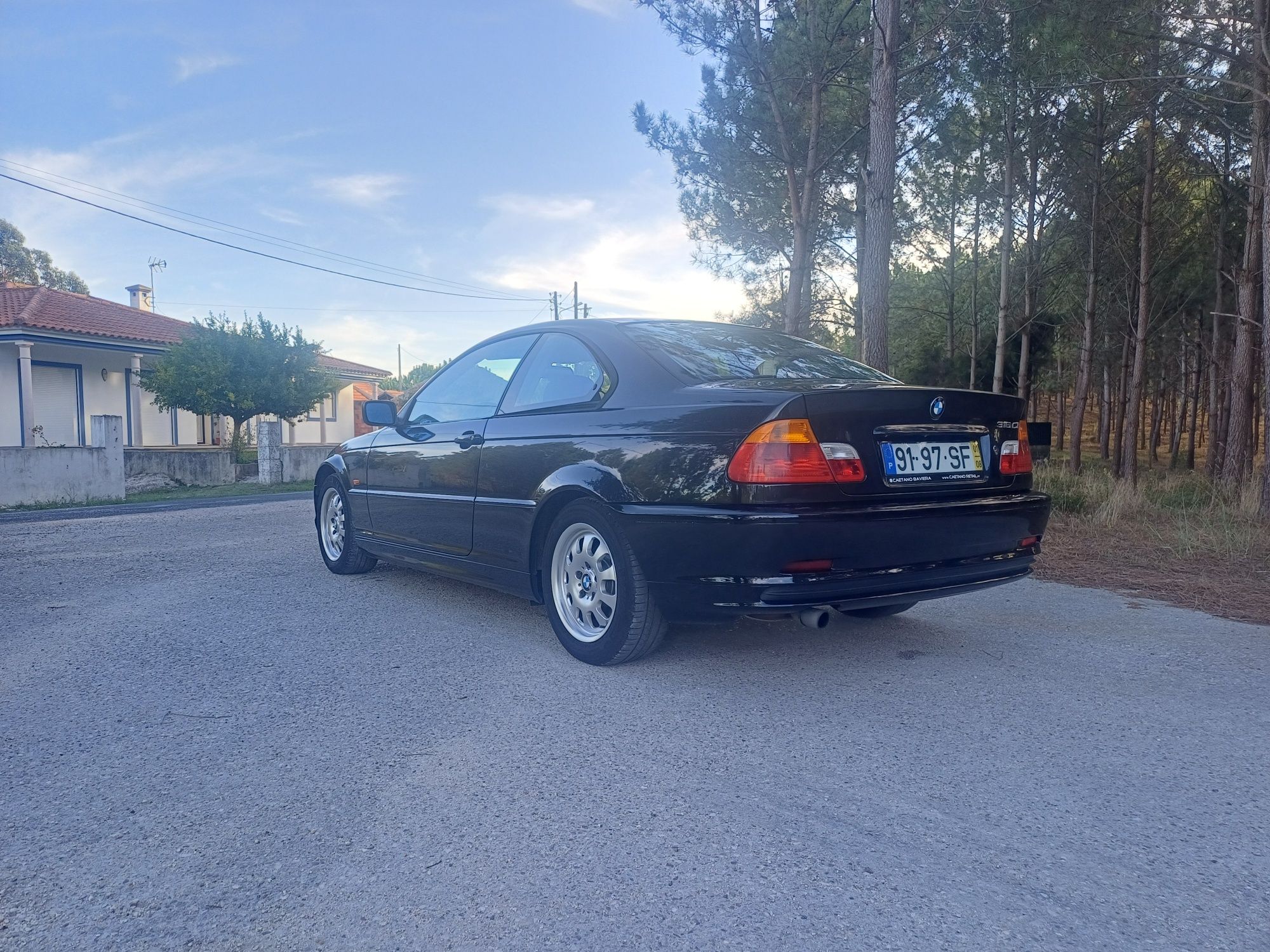 Bmw e46 coupe 316ci (com avaria)