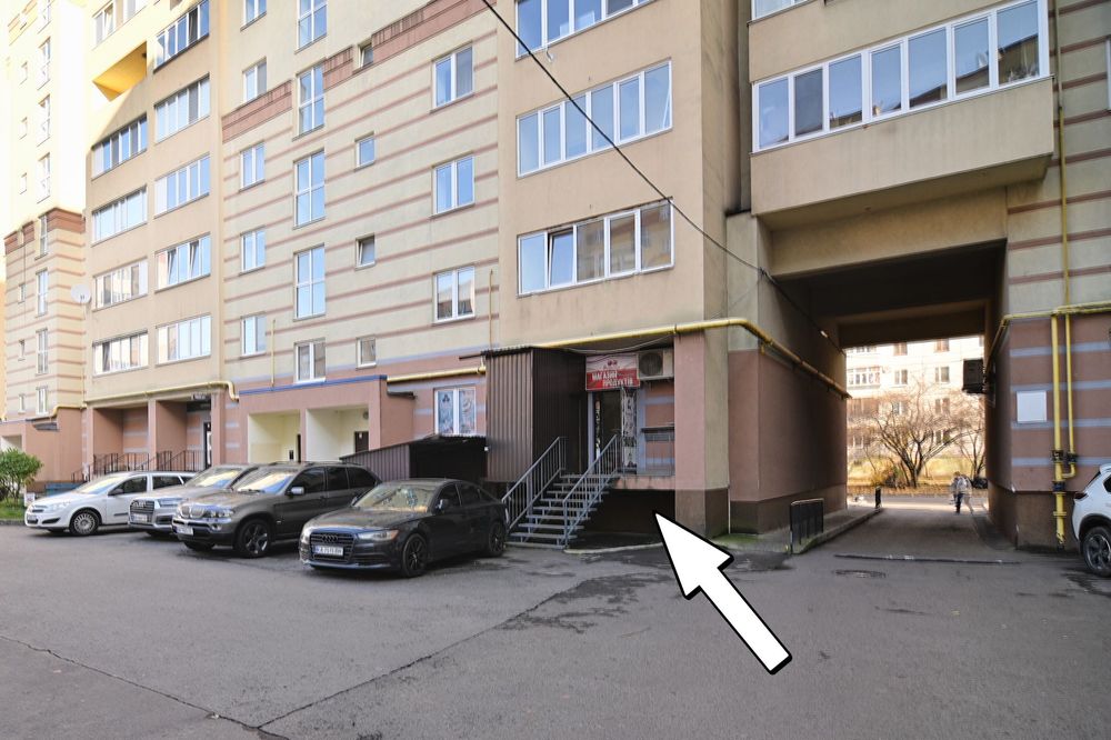 Комерція на два входи район Автовокзал