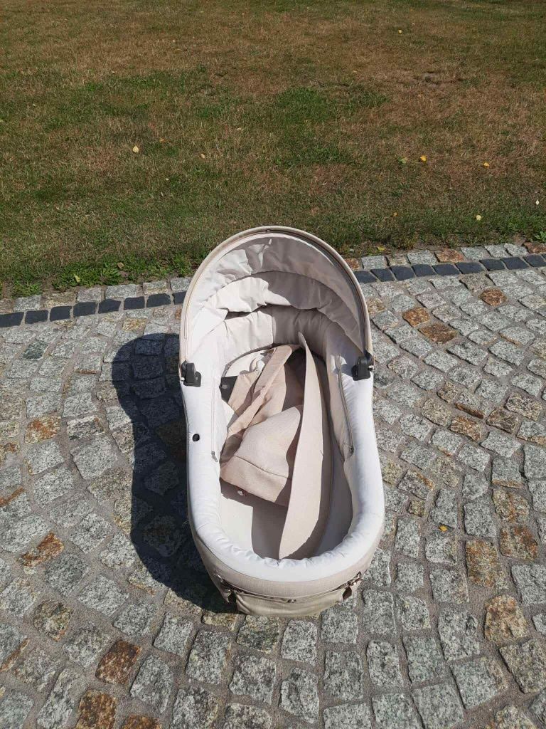 Stylowy i funkcjonalny wózek Stokke 2w1- gondola + spacerówka