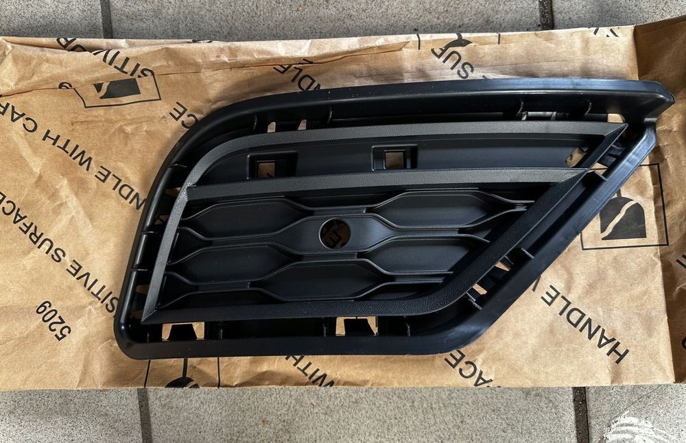 VW T Roc kratka zderzaka lewa tył 2GA807245C