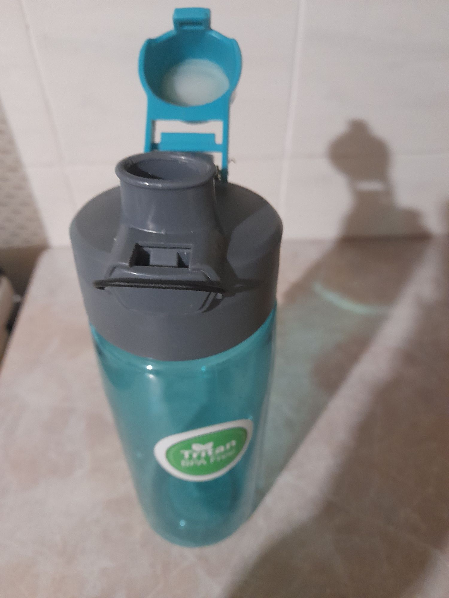 Бутылка Tritan Bra Free для воды