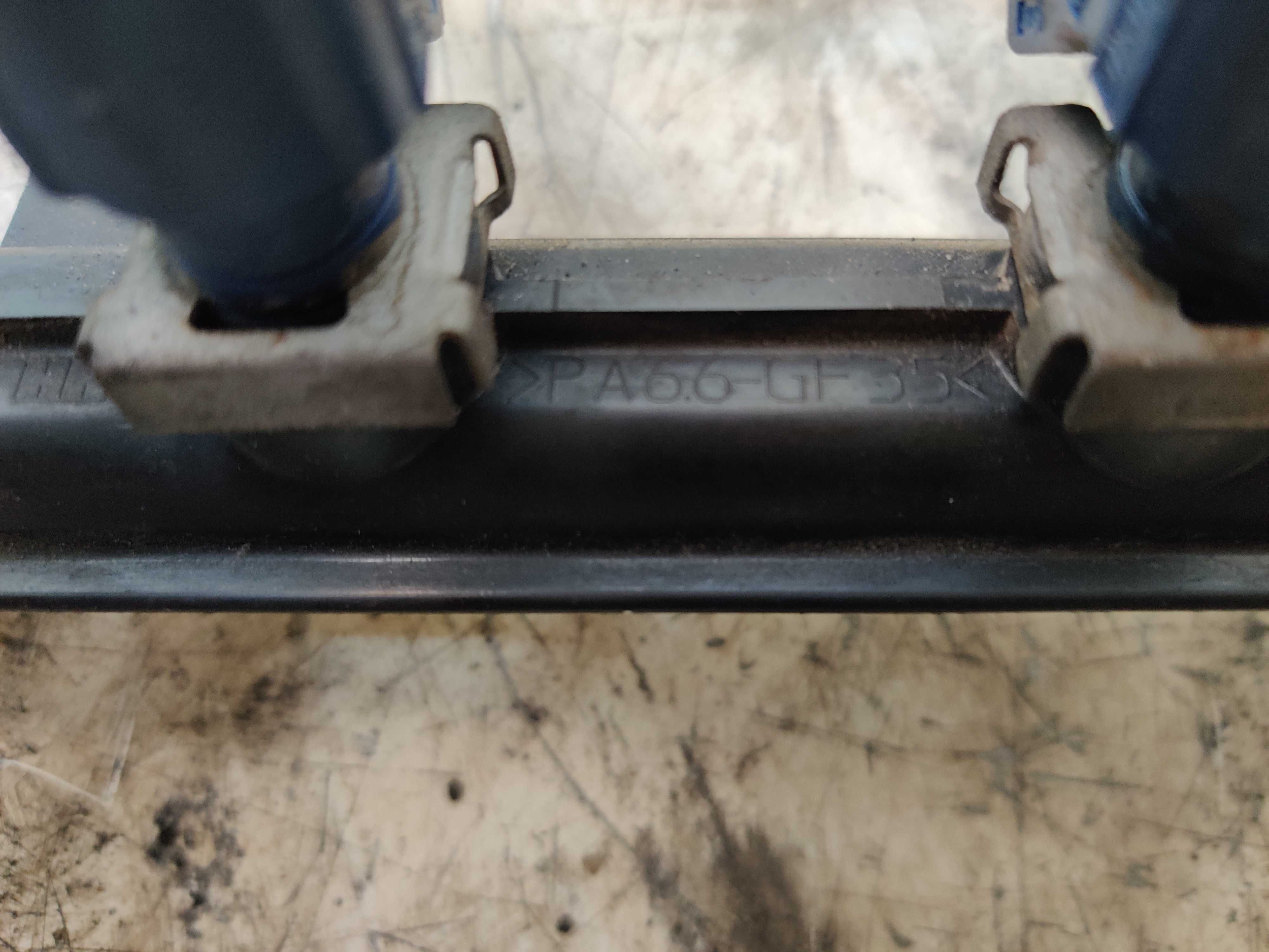 Volkswagen VW Audi 2.0 1999 - 2000 Listwa Wtryskowa