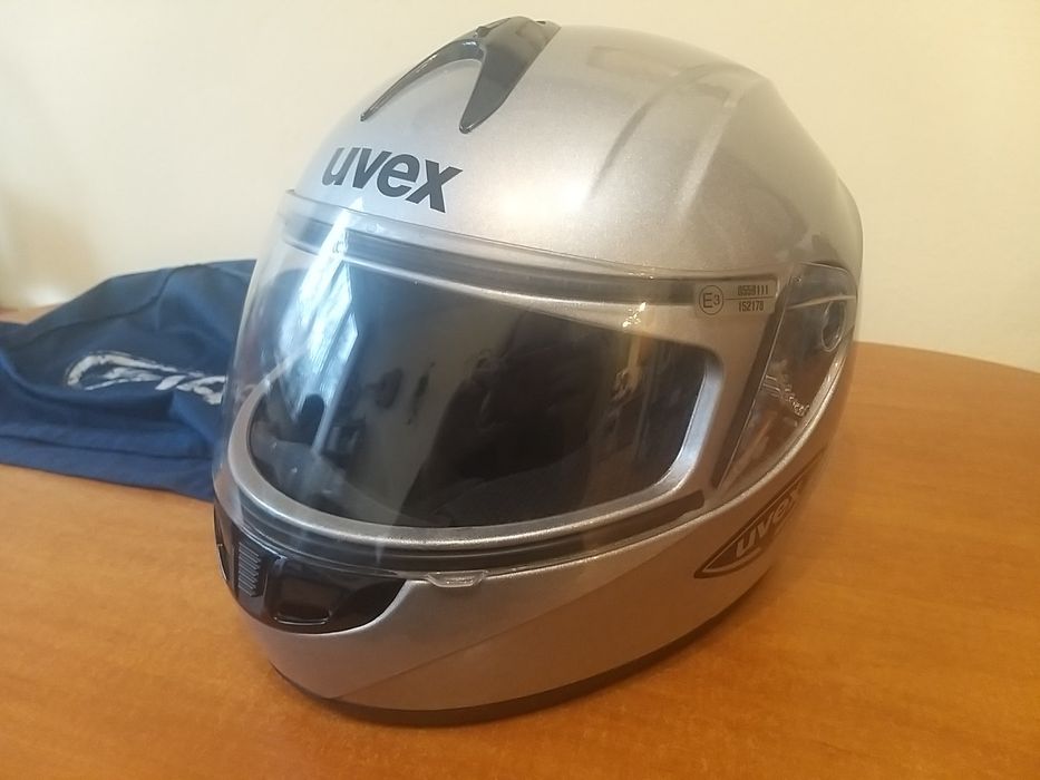 Kask Uvex, ochronny, sportowy, motocyklowy, full cap