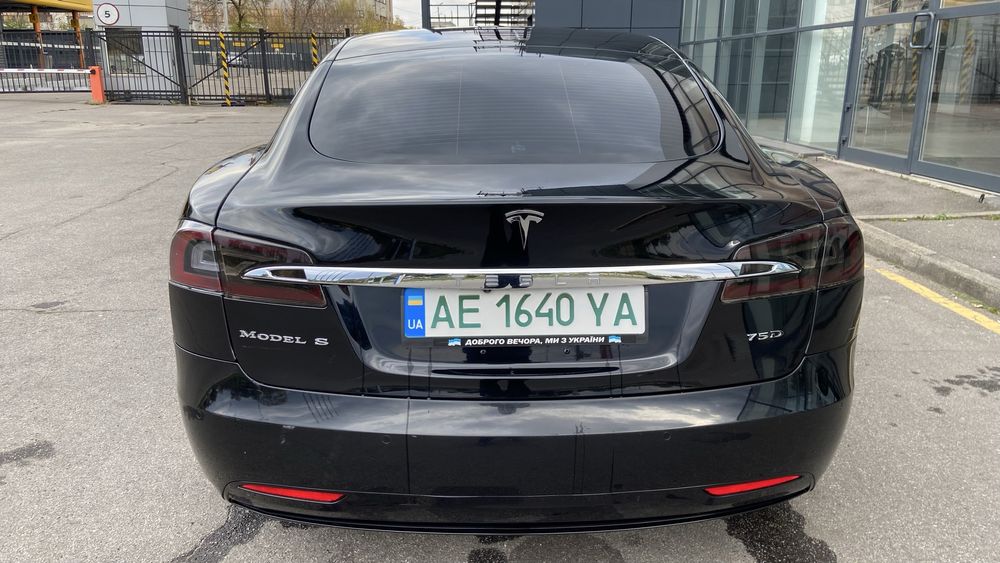 Продам Тесла S 75 D полный привод