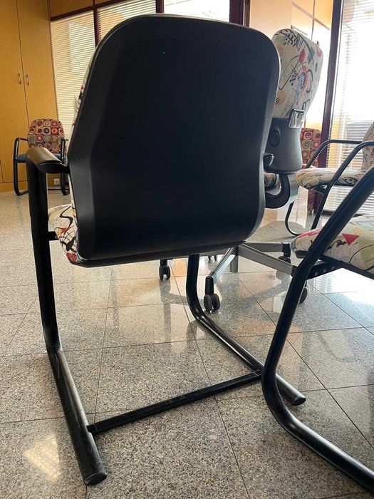 Vendo conjunto de 5 cadeiras + 1 giratória