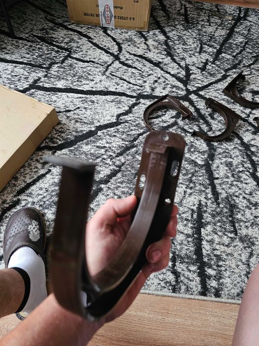 Sprzedam nowe uchwyty do rynny 6szt źle zakupione