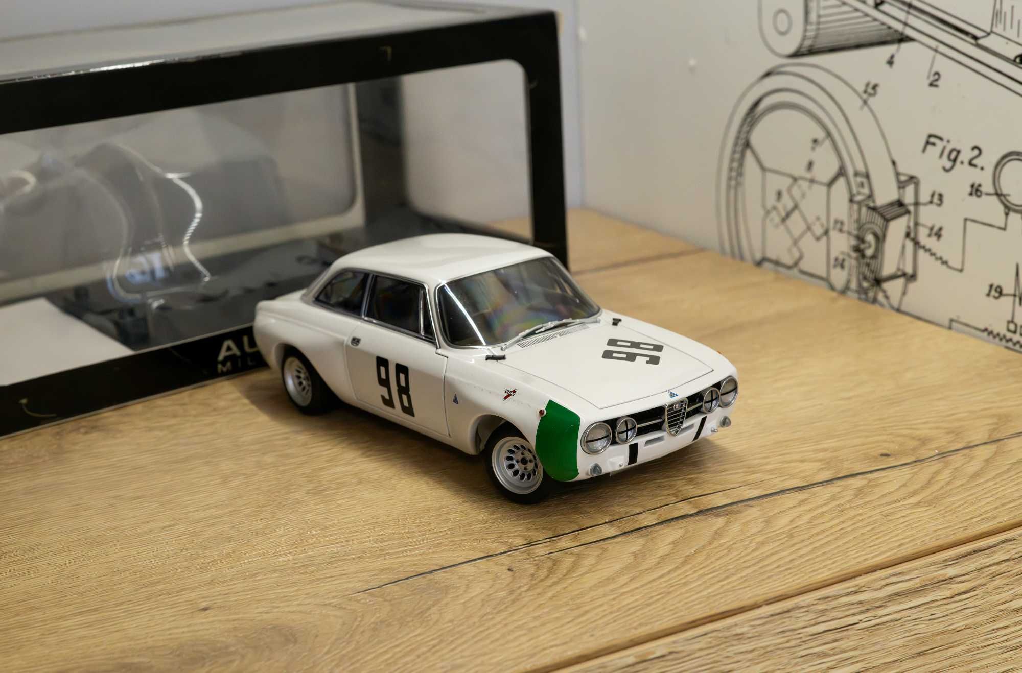 Alfa Romeo GTAm - 1:18 - AUTOart