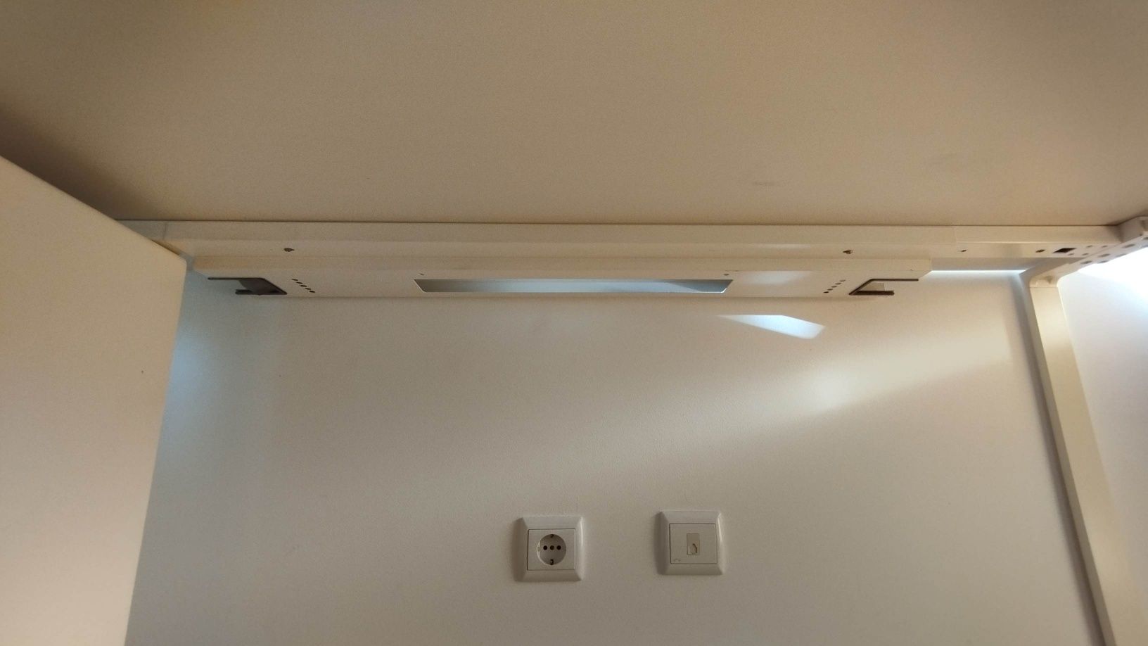 Mesa de escritório espaçosa