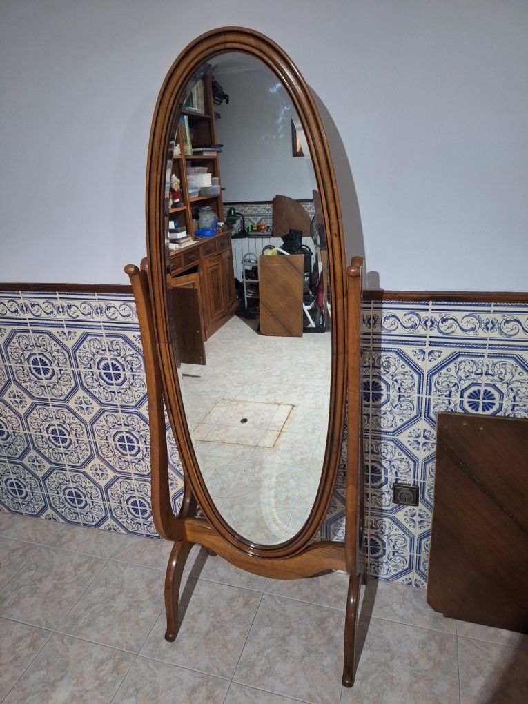 Espelho de Chão Oscilante