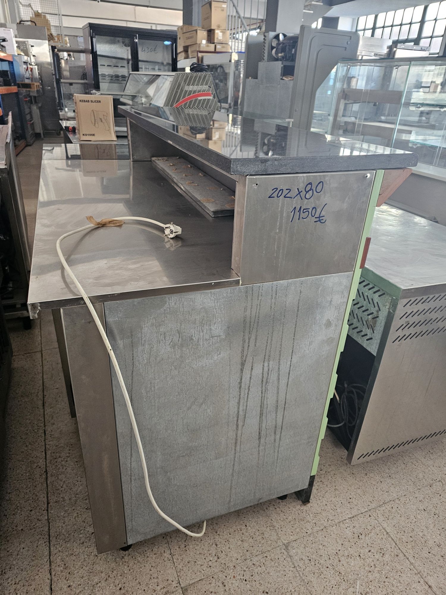 Balcão refrigerado com pedra